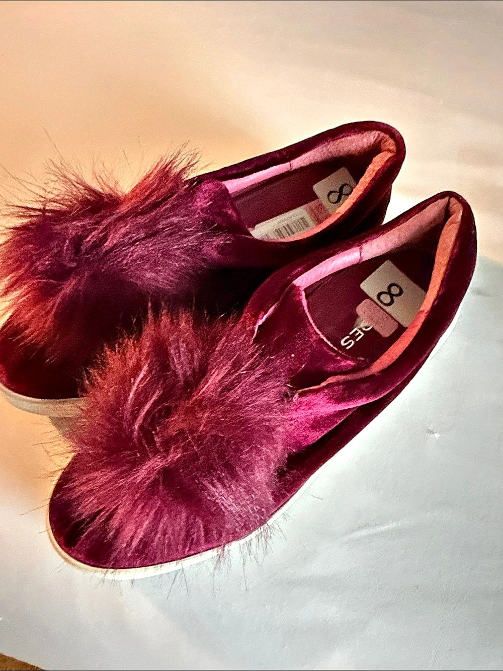 Fuzzy Slippers in Burgundy US 8 Like New